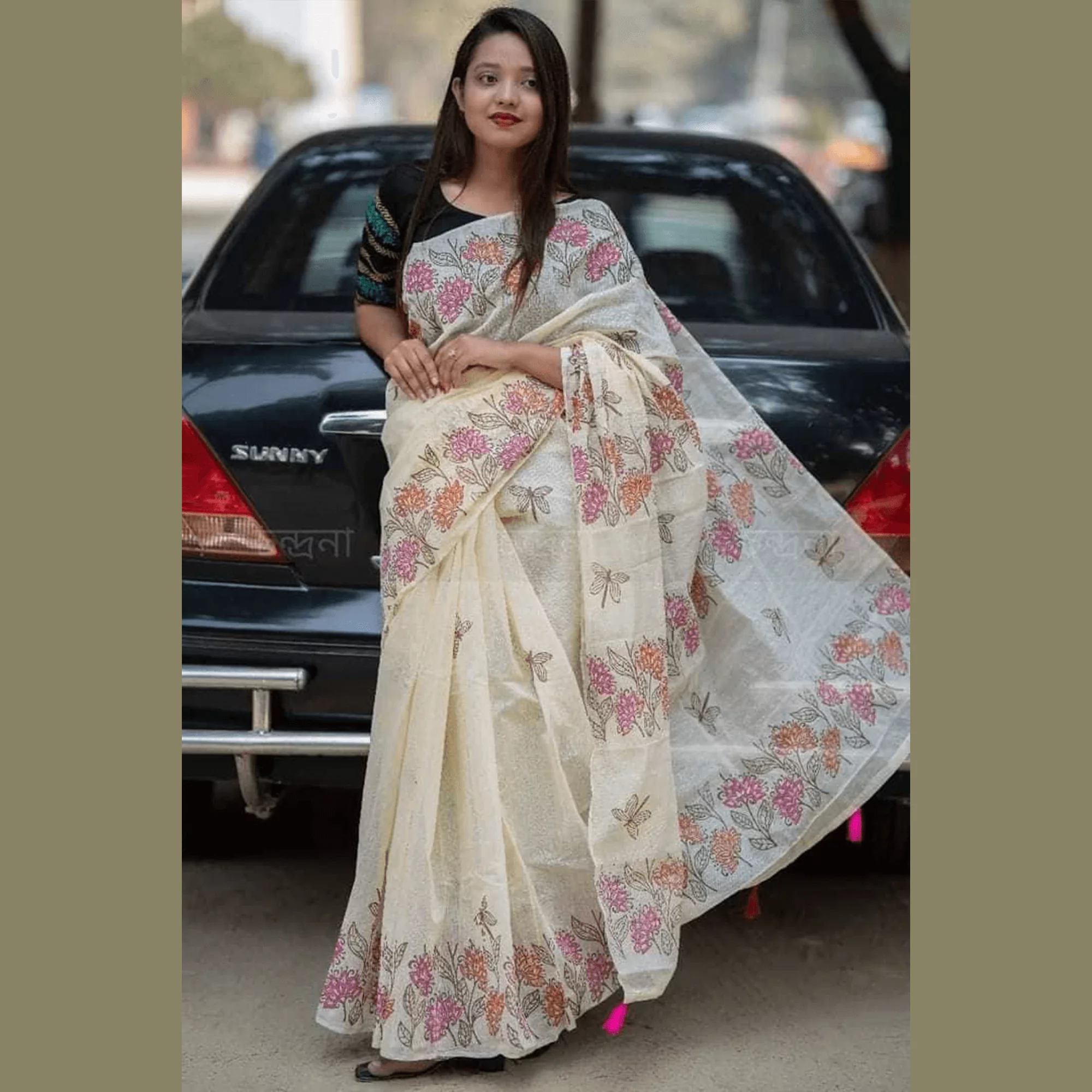 সহজিয়া অফ হোয়াইট ফুল শাড়ি - Image 2